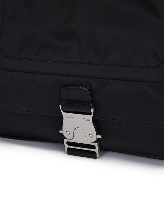 BUCKLE BAG IN BLACK