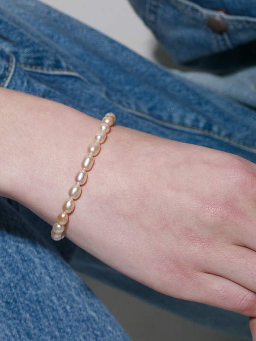 The Rice Pearl Bracelet Pink