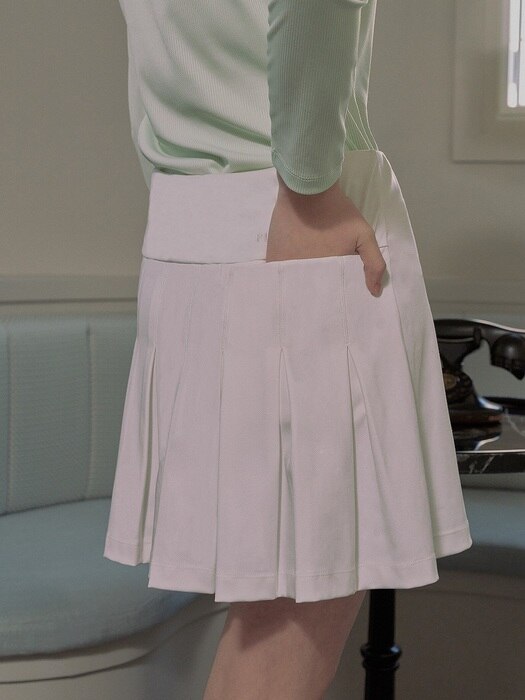 BACK PLEATED BANDING SKIRT W/INNER PANTS_White