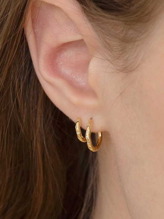 double line curve earrings