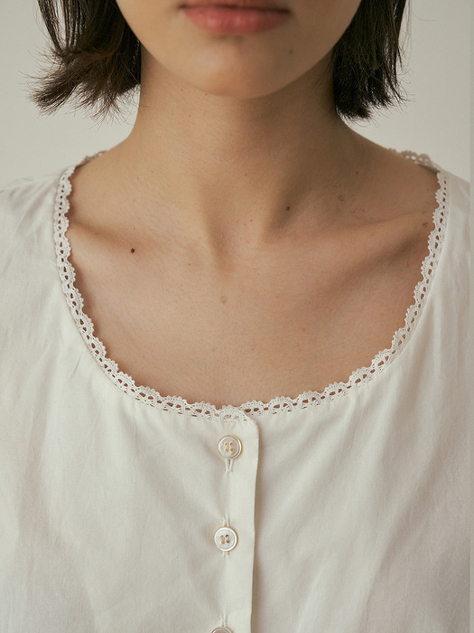 Princess line blouse (ivory)