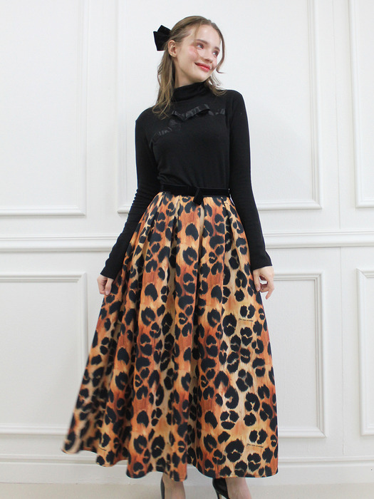 Pleated long skirt (Leopard love)