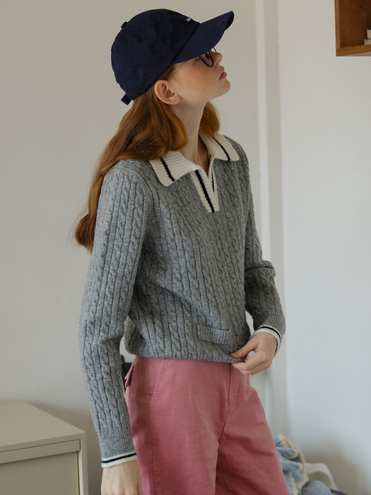 Cest_Contrasting collar pullover sweater
