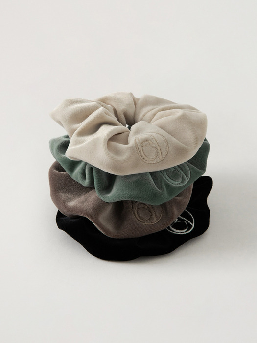 VELVET SCRUNCHIE (4 Colors)