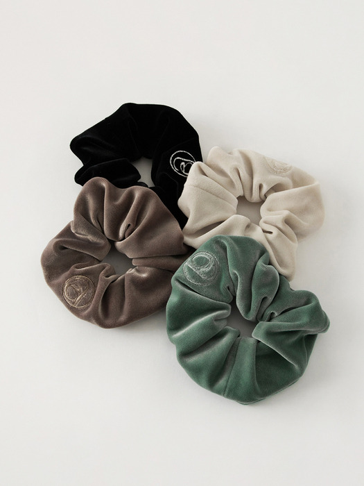 VELVET SCRUNCHIE (4 Colors)