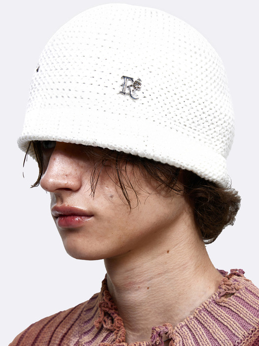 RIVET KNIT BEANIE - WHITE