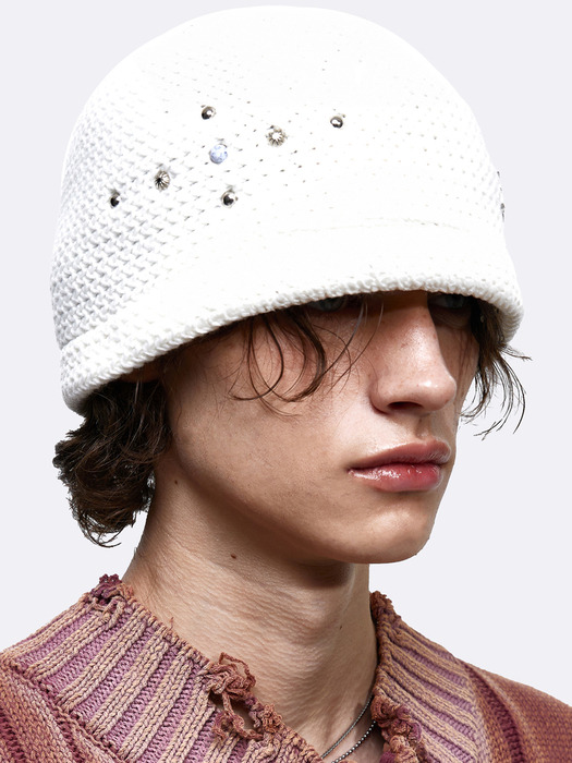 RIVET KNIT BEANIE - WHITE