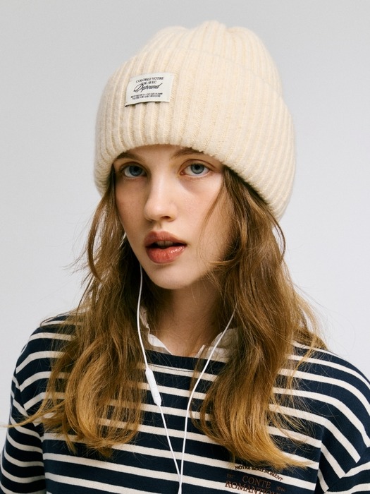 classic logo beanie - ivory