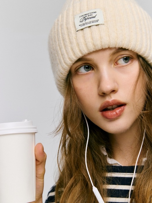 classic logo beanie - ivory