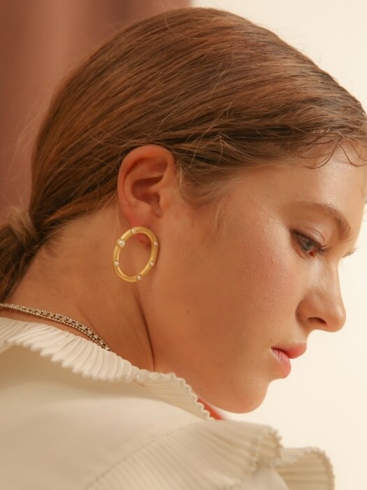 tence pearl earring