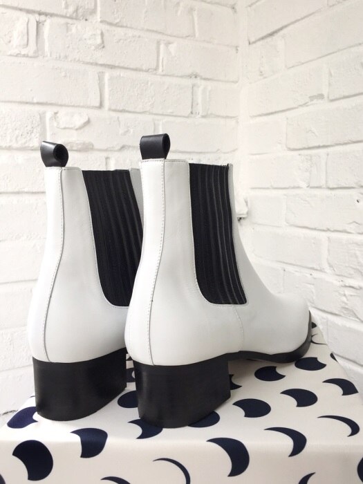 Unbalanced Ankle Boot(White) 