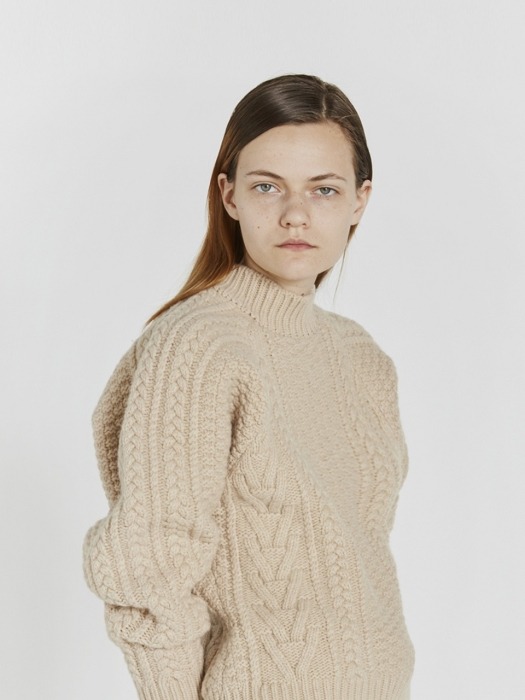 CABLE KNIT WOOL SWEATER (BEIGE)