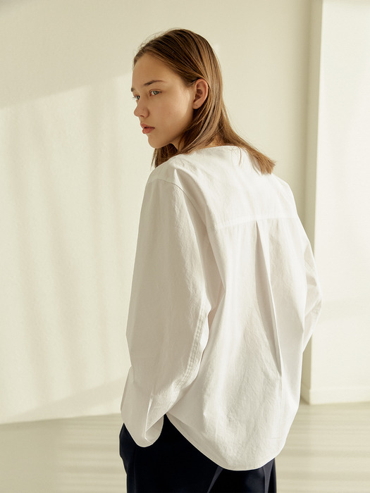 ROUND NECK BUTTON SHIRT WHITE