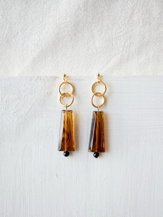 Double ring and espresso point earring