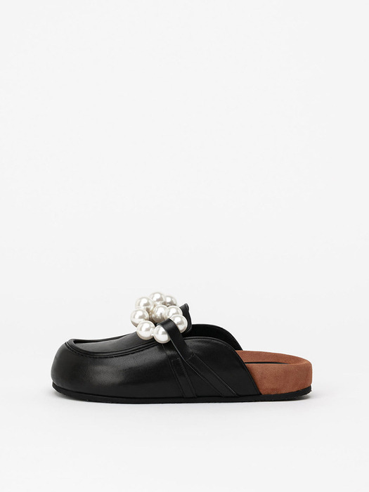 Harbor Footbed Slingbacks in Black