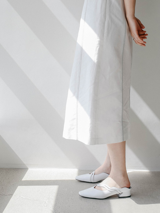 Two Wave Mules - White