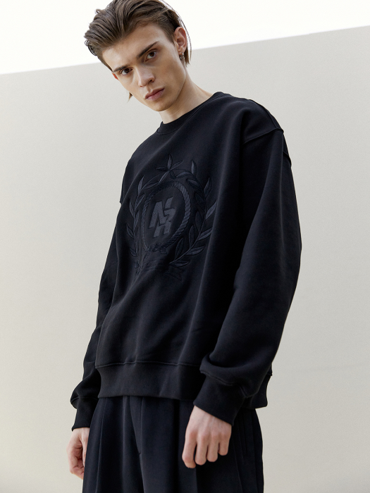 릴리 엠보 오버핏 기모 스웨트셔츠 (블랙&블랙)