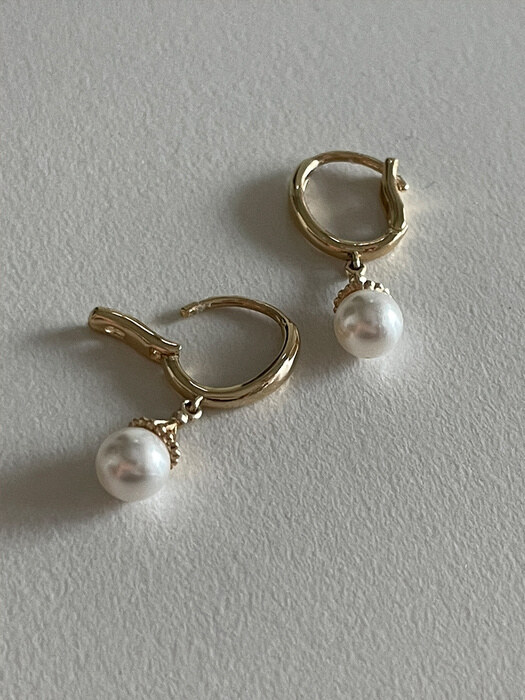 14k Petit Pearl Earrings