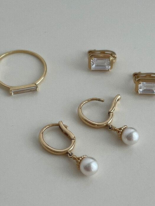 14k Petit Pearl Earrings