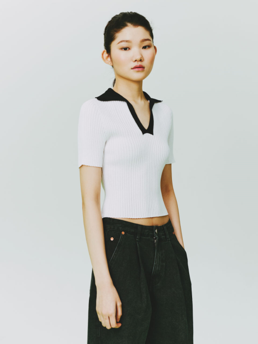 OFF WHITE ECO VISCOSE SEAMLESS COLLAR KNIT TOP