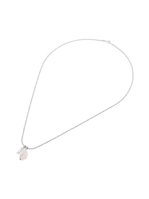 [GRAY Collection] Pearl and Baguette Stone Rope Necklace