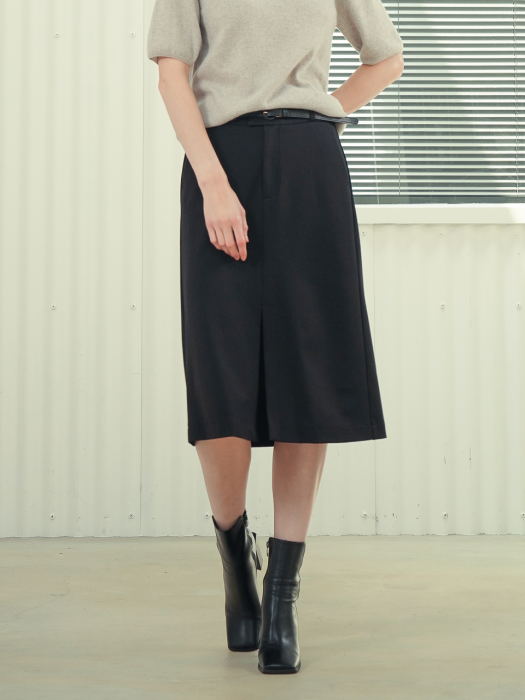 Front Slit Detail Skirt _Black