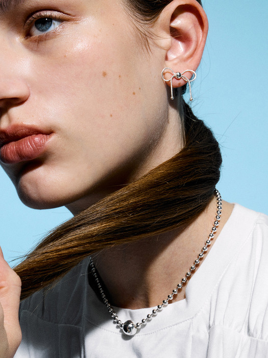 String and drops Necklace + Ribbon Earrings With Dewdrop