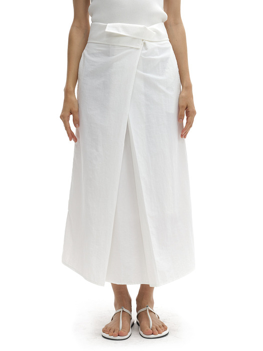 WRAP BUTTON SKIRT (IVORY)