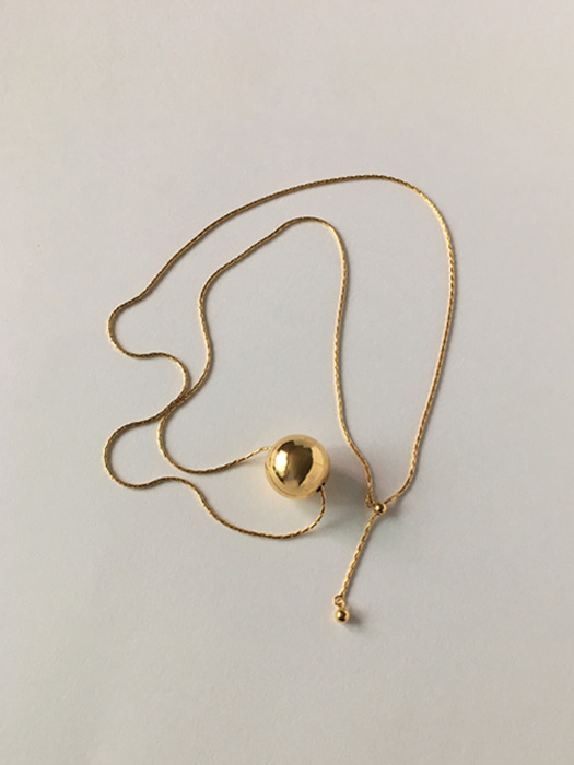 ball necklace