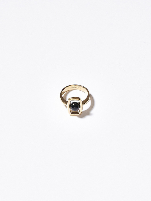 Rectangle UFO Onyx Ring (Gold)