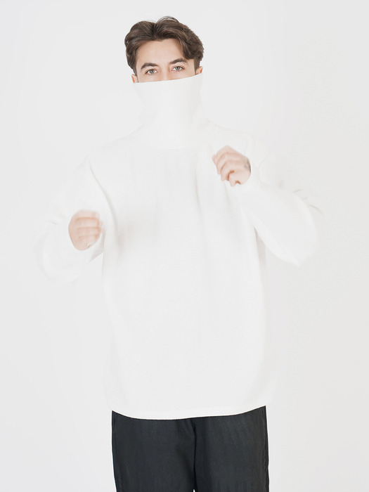 Wide Pola Neck Knit (White)