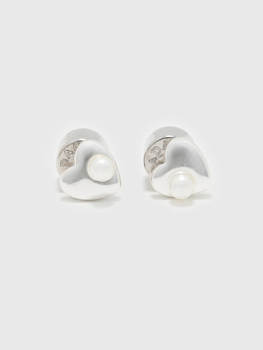 Mini heart pearl earring - silver