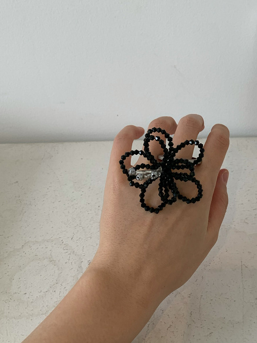 Loumoi ring tok _Black flower