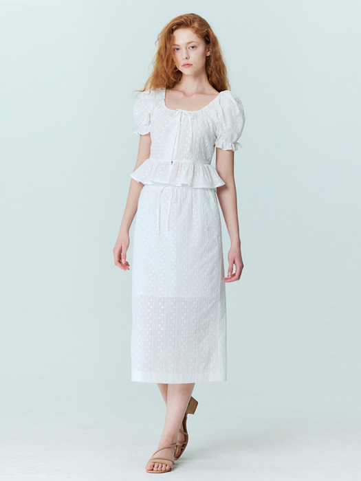 Flower embroidery H-line long skirt_White
