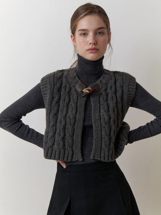 Cocoa cable knit vest (charcoal)