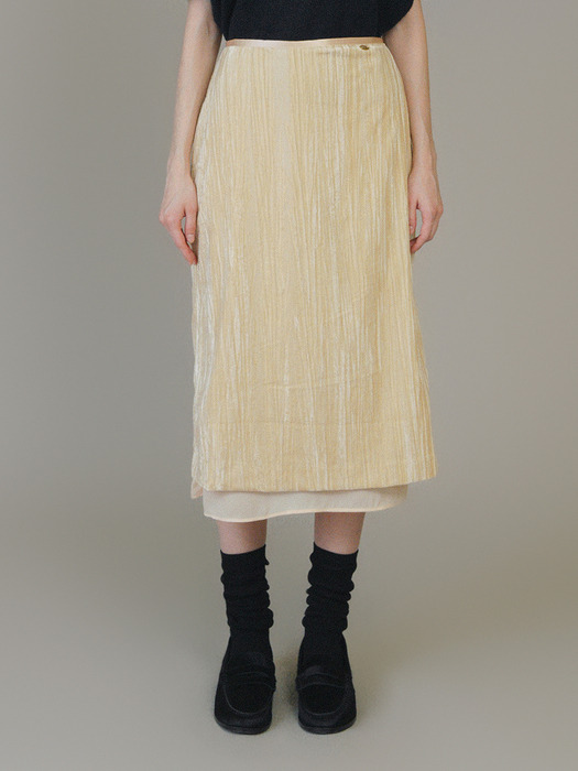 F Wrinkle Velvet Layered Skirt_Beige