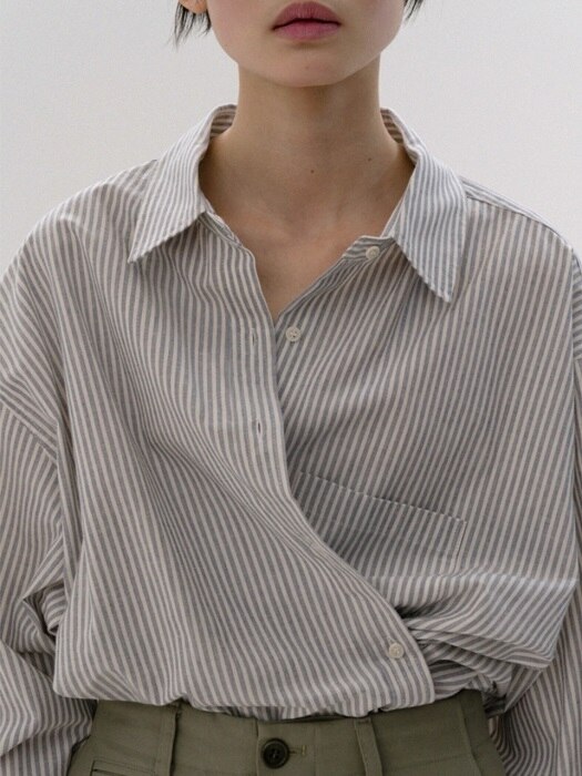 box shirt (navy stripe)