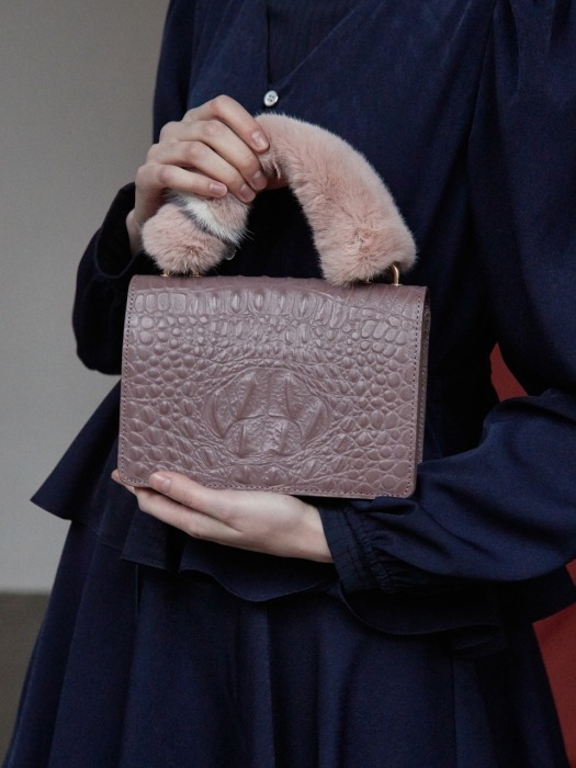 J368 fur-handle caiman mini bag (rouge pink)