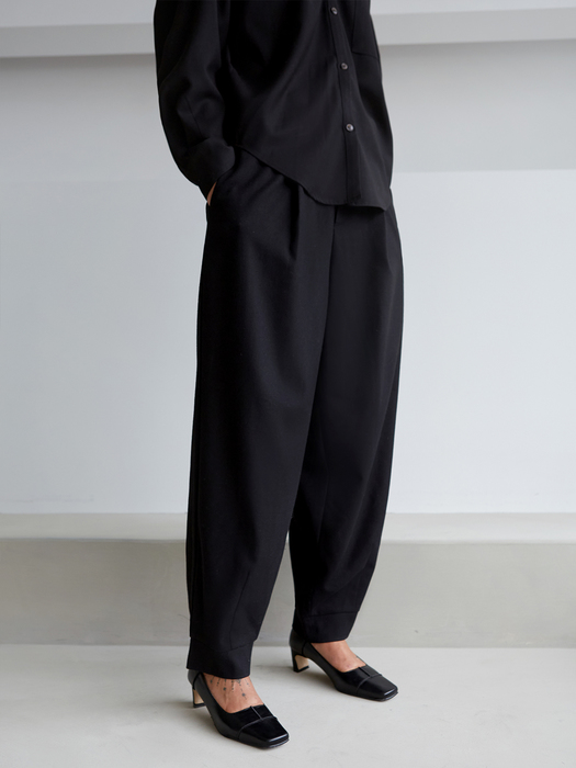 WIDE BELTED WOOL SLACKS-BLACK