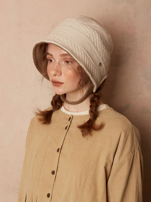 Jane bonnet & snap button strap - Ivory