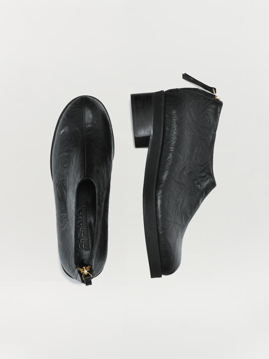 QOY Leather Loafers - Black