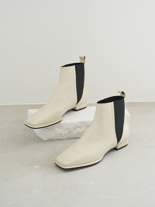 Mrc075 Square Chelsea Boots (Ivory)