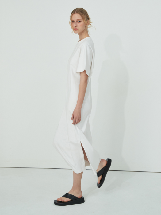 ROUND NECK DETAILED WIDE-FIT DRESS_WHITE