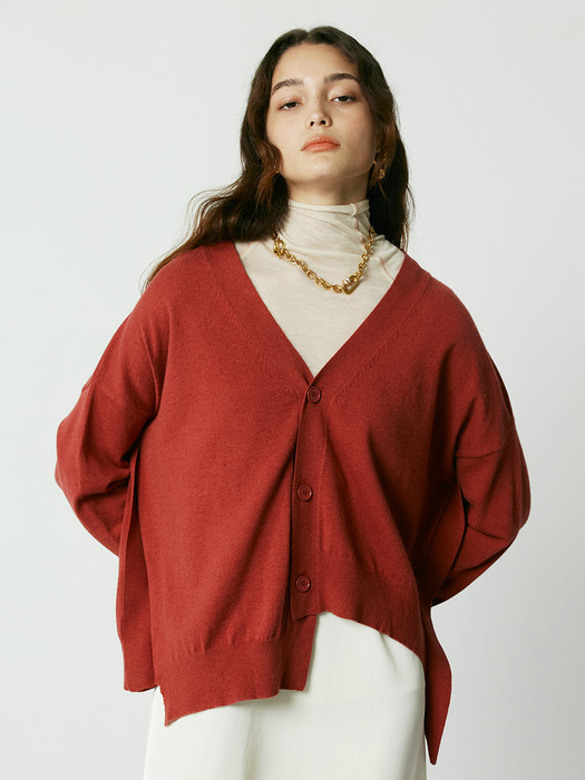 BACK BUTTON UNBALANCE KNIT CARDIGAN_RED [U1F0K201/24]