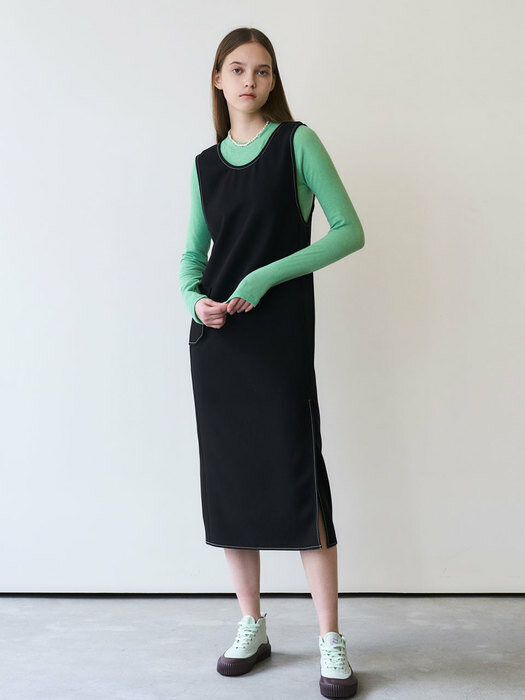 22 Spring_ Black Overall Dress