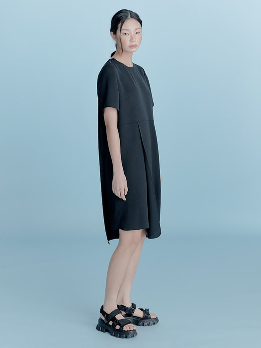 Signature Unbalance Wrap Dress  Black (KE2371M035)