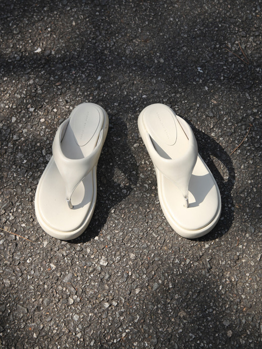 Nael Flatform Flip Flops Leather Ivory