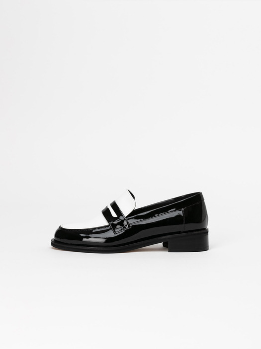 Sriyan Loafers in Black Patent with White Box