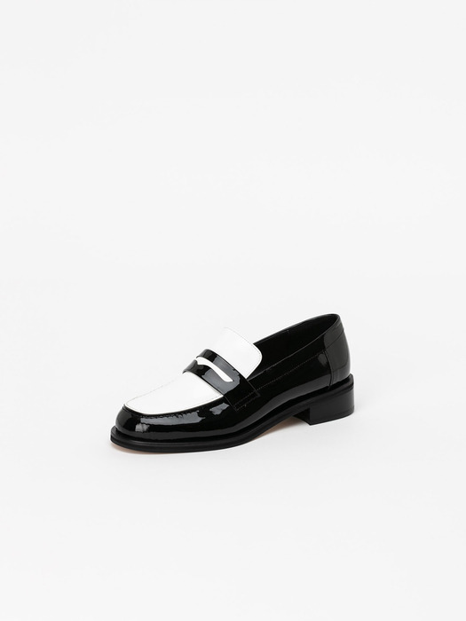 Sriyan Loafers in Black Patent with White Box