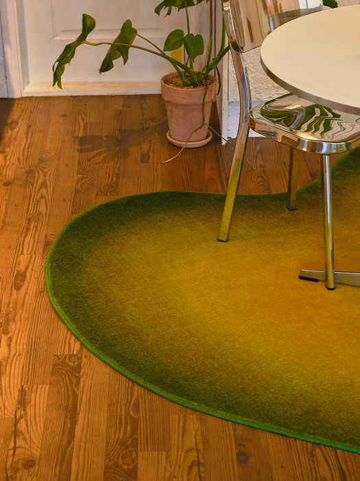 Liquified Gradient Rug Green (M / L)